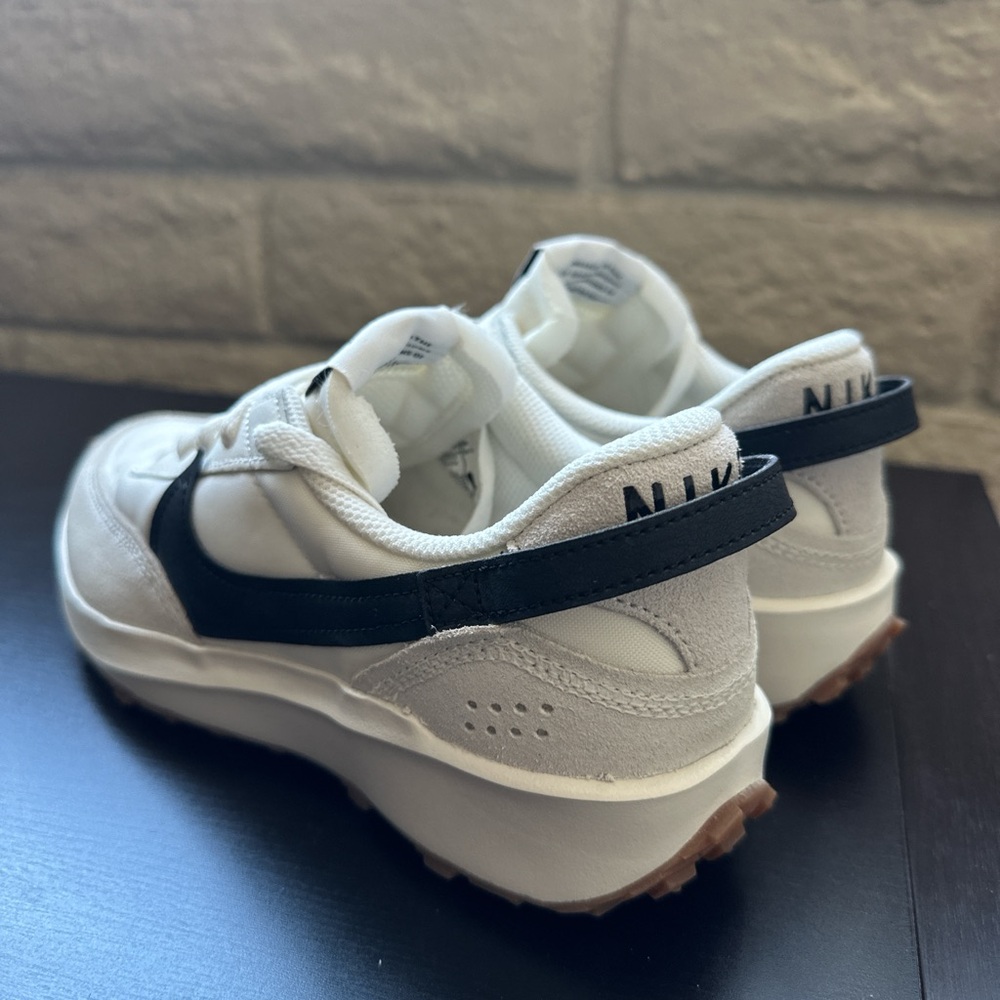 Nike Waffle Debut Women’s Shoes - Picture 2 of 5